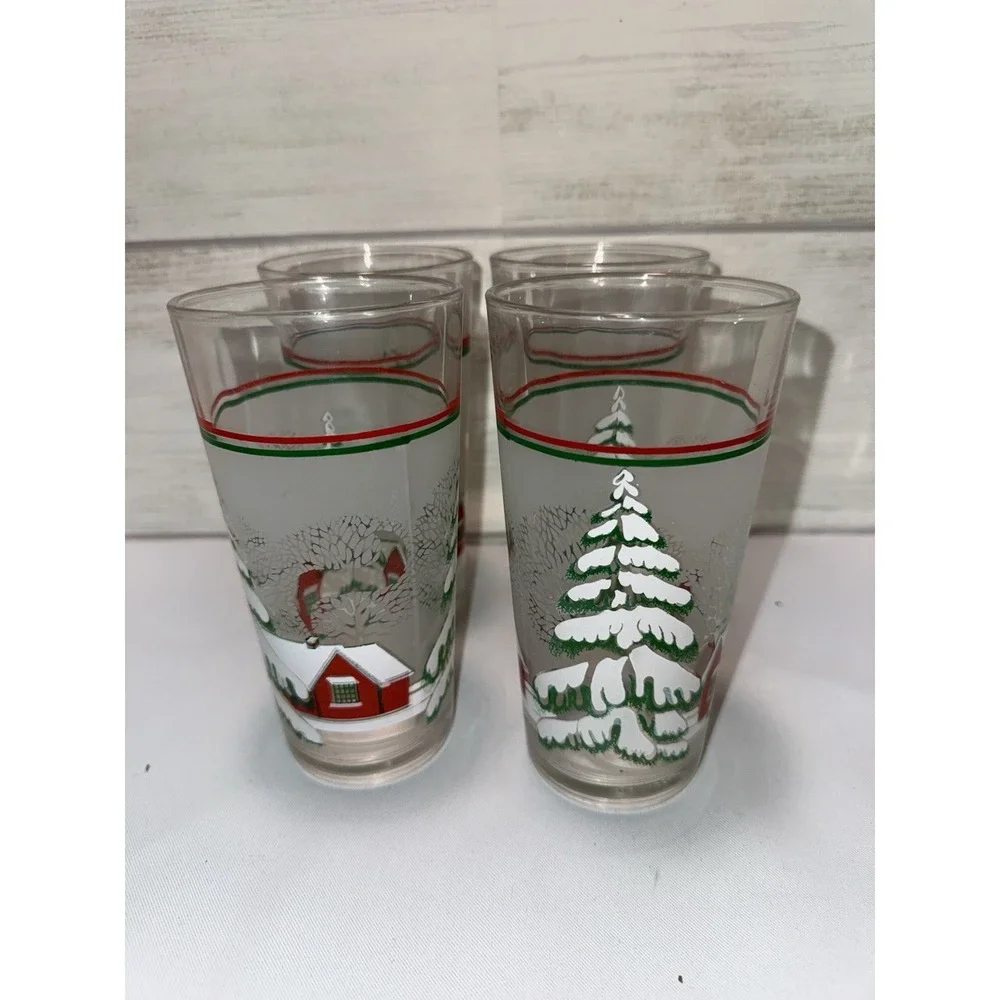 Set‎ of 4 Vintage Christmas Frosted  Snowy Village Glass Tumblers 6 in.